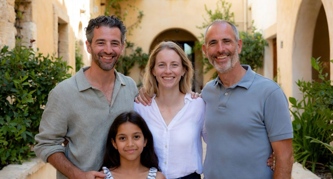 Gastfamilie Malta Sliema mit LISA! – Englisch lernen und maltesische Kultur erleben Erwachsene mit Gastfamilie auf Malta während eines LISA! Bildungsurlaubs erleben kulturellen Austausch und lernen Englisch im Alltag