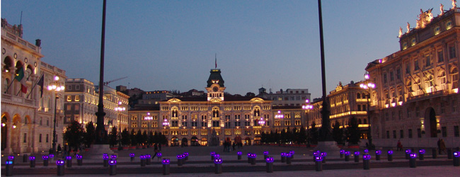 LISA-Sprachreisen-Italienisch-Italien-Triest-Stadt-Zentrum-Nacht-Abend-Freizeit