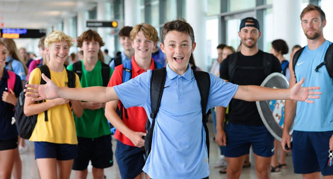 Ankunft in Orbetello bei einem LISA! Italienisch-Sprachaufenthalt für Schüler Schülergruppe bei der Ankunft zu einem LISA! Italienisch-Sprachaufenthalt für Schüler in Orbetello, Italien