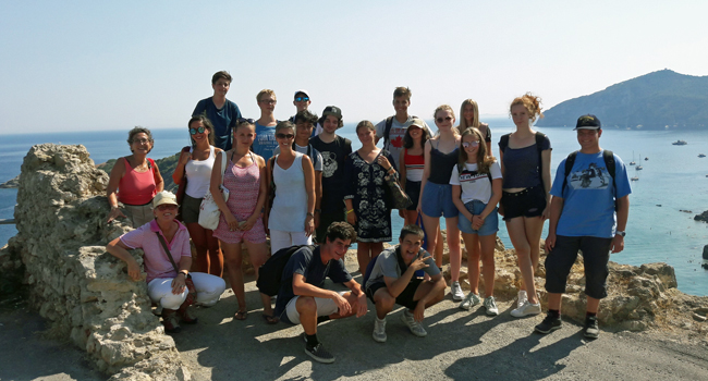 Freizeitprogramm und Ausflüge bei einem LISA! Italienisch-Sprachaufenthalt für Schüler in Orbetello Schülergruppe während eines Ausflugs im Freizeitprogramm eines LISA! Italienisch-Sprachaufenthalts für Schüler in Orbetello, Italien