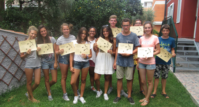 Zertifikat nach einem LISA! Italienisch-Sprachaufenthalt für Schüler in Orbetello Schüler mit Kurszertifikaten an einer LISA! Sprachschule in Orbetello, Italien