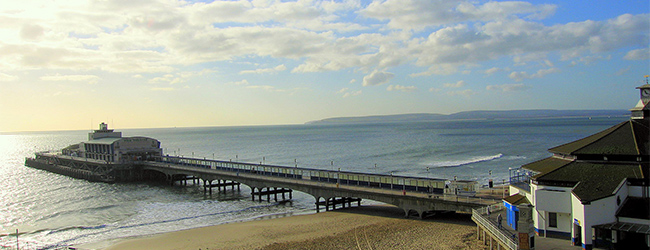 LISA-Sprachreisen-Englisch-Bournemouth-Pier-Strand-Meer-Baden-Schwimmen-Nachtleben