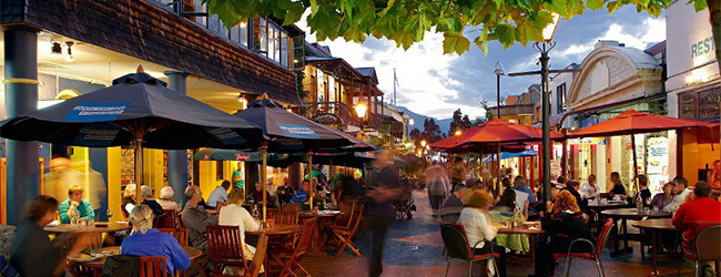 LISA-Sprachreisen-Englisch-Queenstown-Freizeit-Aktivitaeten-Ausgehen-Downtown-Citycenter-Geschaefte-Cafes-Restaurants