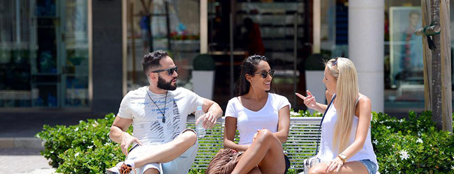 LISA-Sprachreisen-Erwachsene-Englisch-Malta-Sliema-Campus-Stadt-Spaziergang-Shoppen