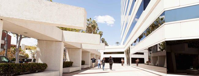 Weisses modernes Gebäude in Los Angeles Santa Monica