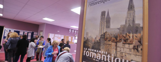 LISA-Sprachreisen-Erwachsene-Franzoesisch-Frankreich-Normandie-Sprachschule-Flur-Treffen