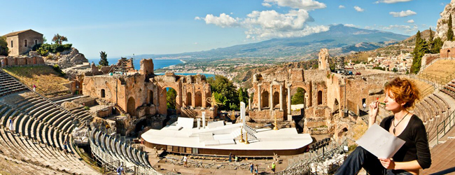 LISA-Sprachreisen-Erwachsene-Italienisch-Italien-Taormina-Antik-Altgriechisch-Theater-Aetna