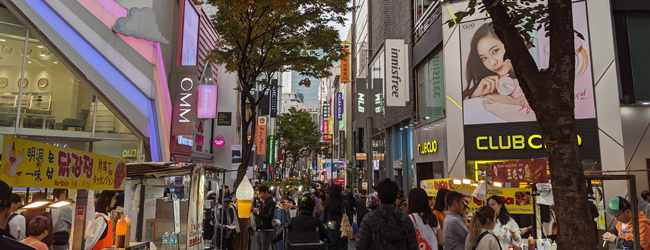 LISA-Sprachreisen-Erwachsene-Koreanisch-Suedkorea-Seoul-Einkaufen-Essen-Myeongdong-Shoppen