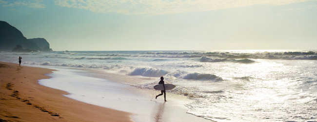 LISA-Sprachreisen-Erwachsene-Portugisisch-Portugal-Brasilien-Strand-Meer-Surfen