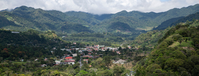 LISA-Sprachreisen-Erwachsene-Spanisch-Panama-Boquete-Lage-Berge-Regenwald-Fluss