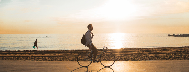 LISA-Sprachreisen-Erwachsene-Spanisch-Spanien-Barcelona-30-Plus-Morgen-Sonnenaufgang-Fahrrad