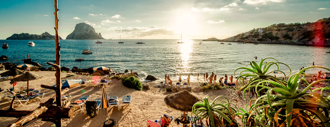 LISA-Sprachreisen-Erwachsene-Spanisch-Spanien-Ibiza-Party-Strand-Entspannen-Sonnenuntergang