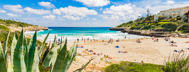 LISA-Sprachreisen-Erwachsene-Spanisch-Spanien-Palma-de-Mallorca-Strand-Meer-Baden-Sonne