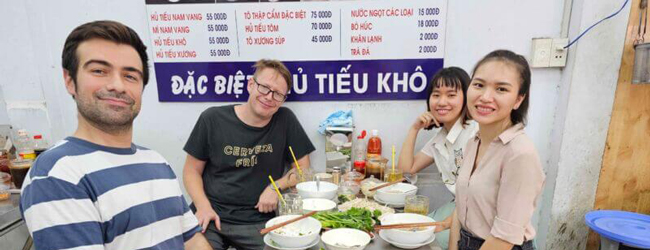 LISA-Sprachreisen-Erwachsene-Vietnameisch-Vietnam-Saigon-Sprachschule-Ausflug-Essen-Restaurant