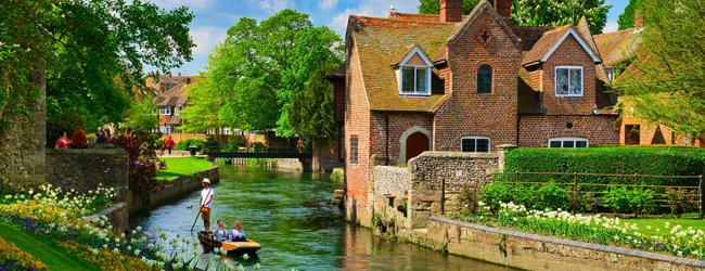 LISA-Sprachreisen-Familien-Englisch-England-Canterbury-Ausflug-Boot-Garten-Blumen