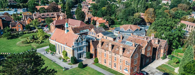 LISA-Sprachreisen-Schueler-Englisch-England-Cambidge-South-Campus-College-Gelaende-Blick