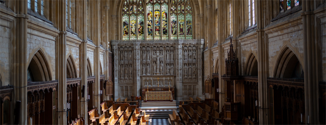 LISA-Sprachreisen-Schueler-Englisch-England-Cheltenham-College-Kapelle-Kirche-Fenster