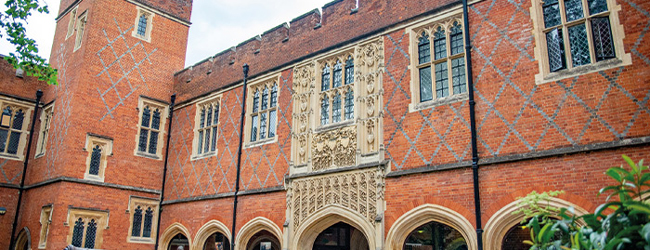 LISA-Sprachreisen-Schueler-Englisch-England-Eton-Gebaeude-Schule-Universitaet-College