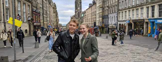 LISA-Sprachreisen-Schueler-Englisch-England-Schottland-Edinburgh-Royal-Mile-Shoppen-Geschaefte