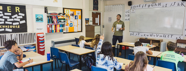 LISA-Sprachreisen-Schueler-Englisch-Schottland-Perth-Kilgraston-Schule-Unterricht-Gruppe