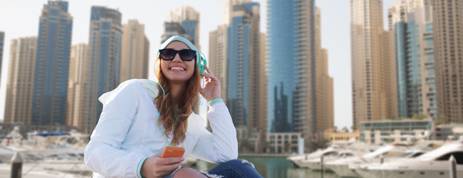 LISA-Sprachreisen-Schueler-Englisch-Vereinigte-Arabische-Emirate-Dubai-Hafen-Boote-Musik