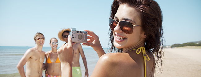 LISA-Sprachreisen-Schueler-Franzoesisch-Frankreich-Nizza-Campus-Meer-Strand-Foto-Bikini-Sonne