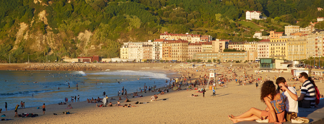 LISA-Sprachreisen-Schueler-Spanisch-Spanien-San-Sebastian-Bucht-Meer-Strand-Zurriola