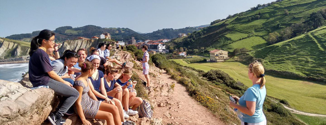LISA-Sprachreisen-Schueler-Spanisch-Spanien-San-Sebastian-Freizeit-Ausflug-Berge-Bucht